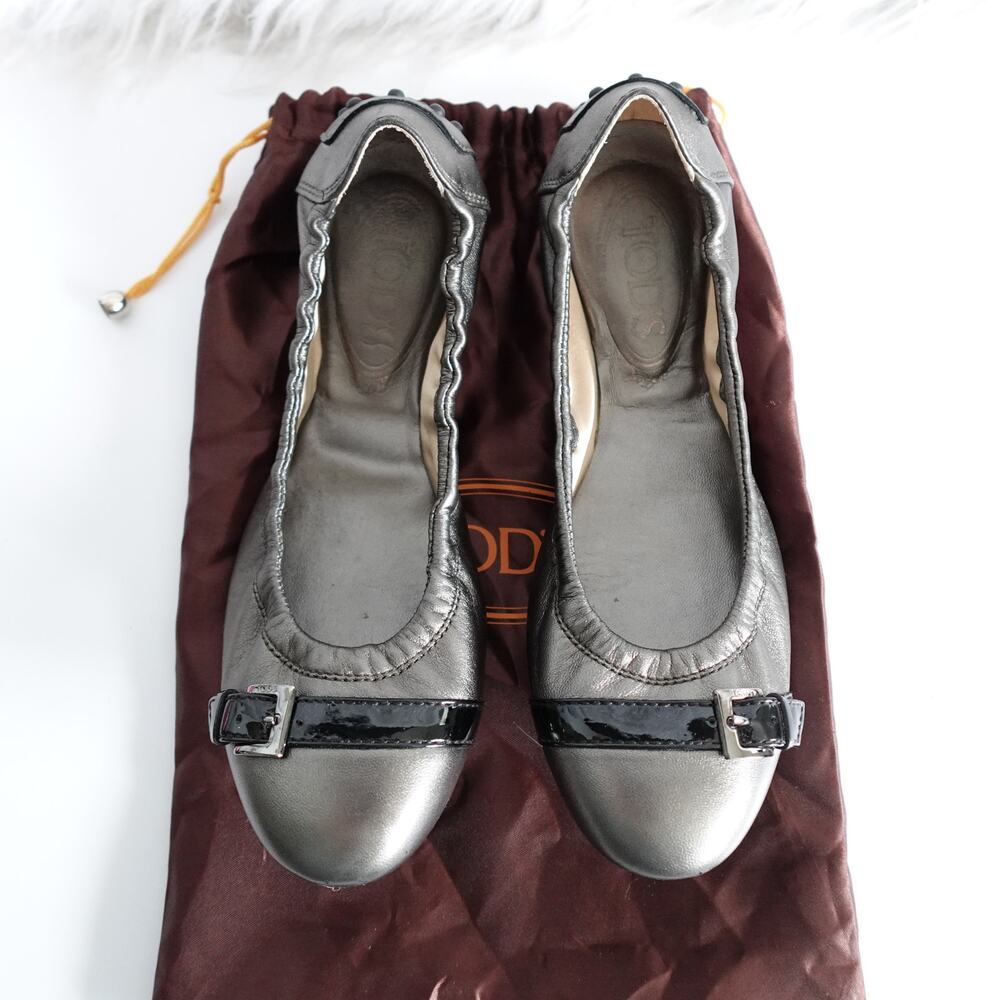 Tod's Grey Silver Leather Black Buckle Cap Toe Ballerina Flats